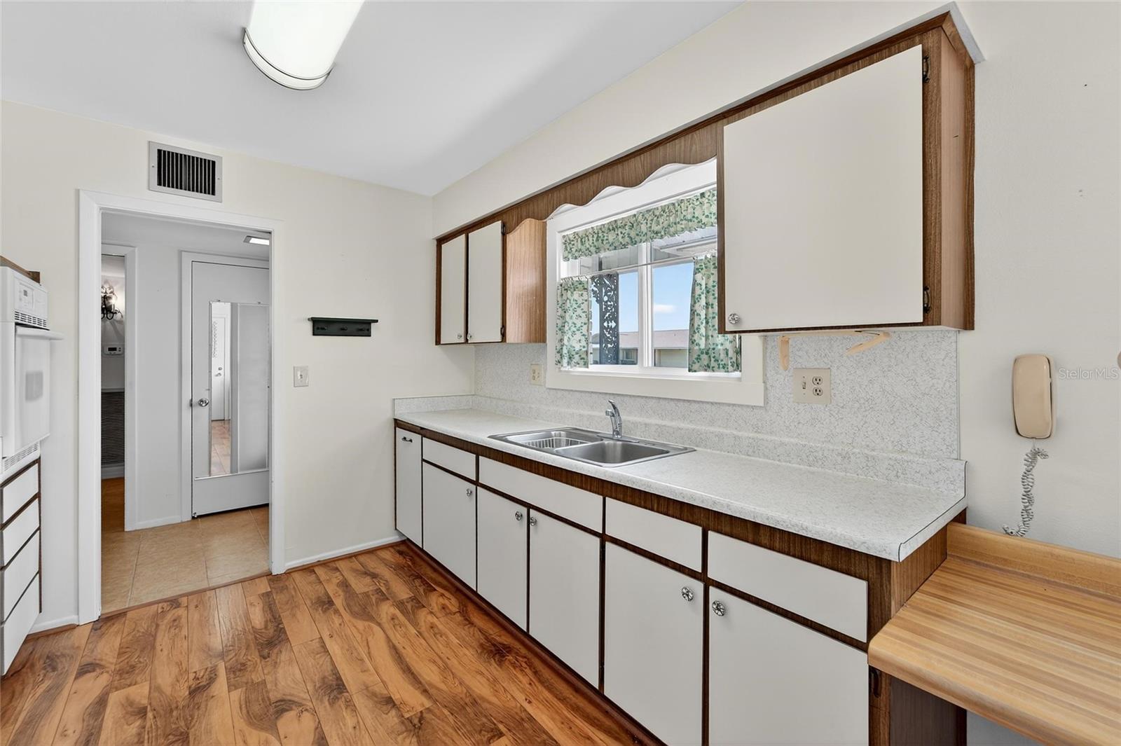 Image 18 of 66 For 1607 Vincennes Drive