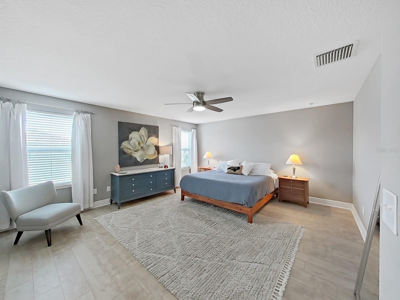 Image 17 of 36 For 10168 Grand Oak Circle