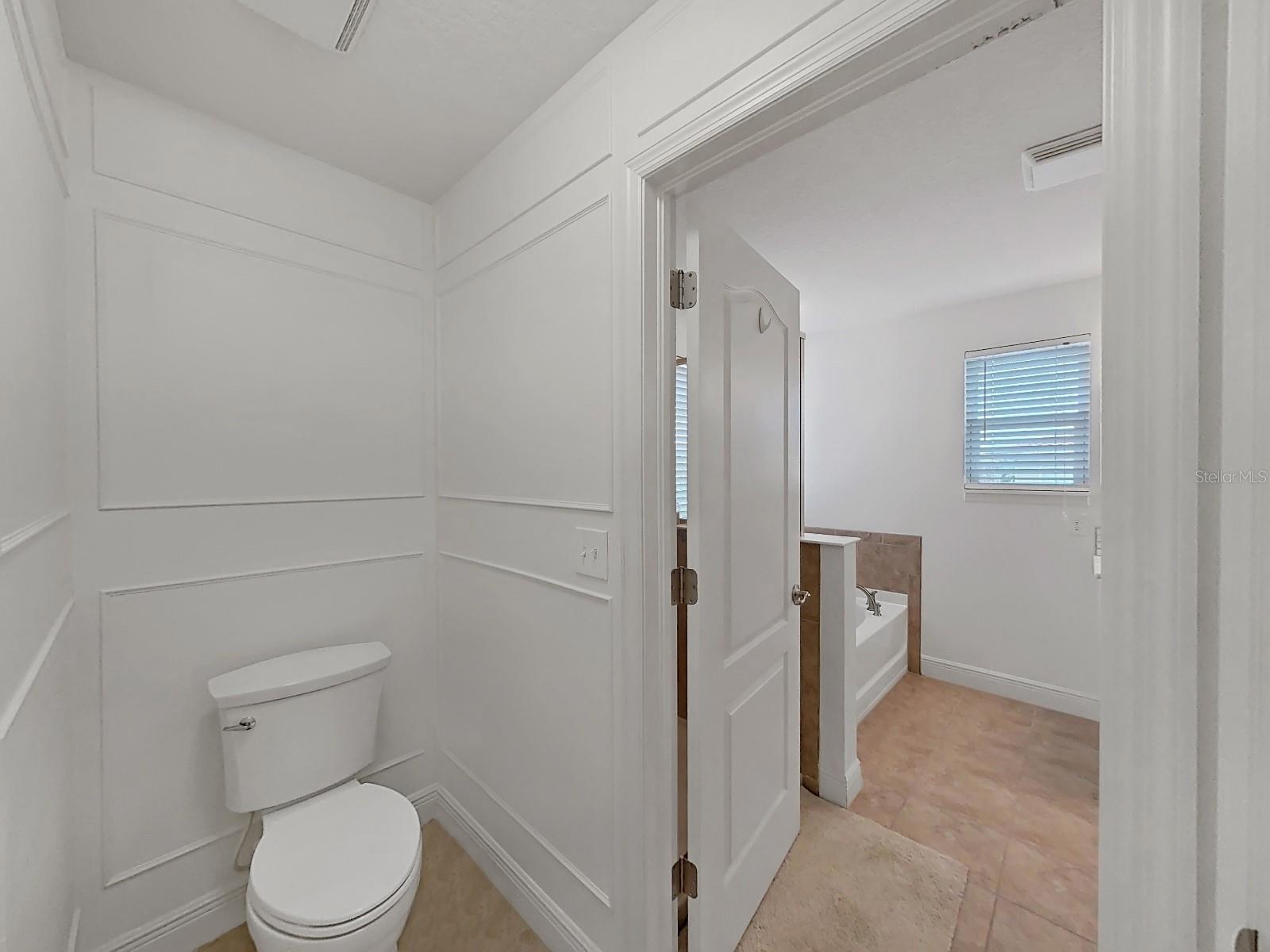 Image 21 of 36 For 10168 Grand Oak Circle