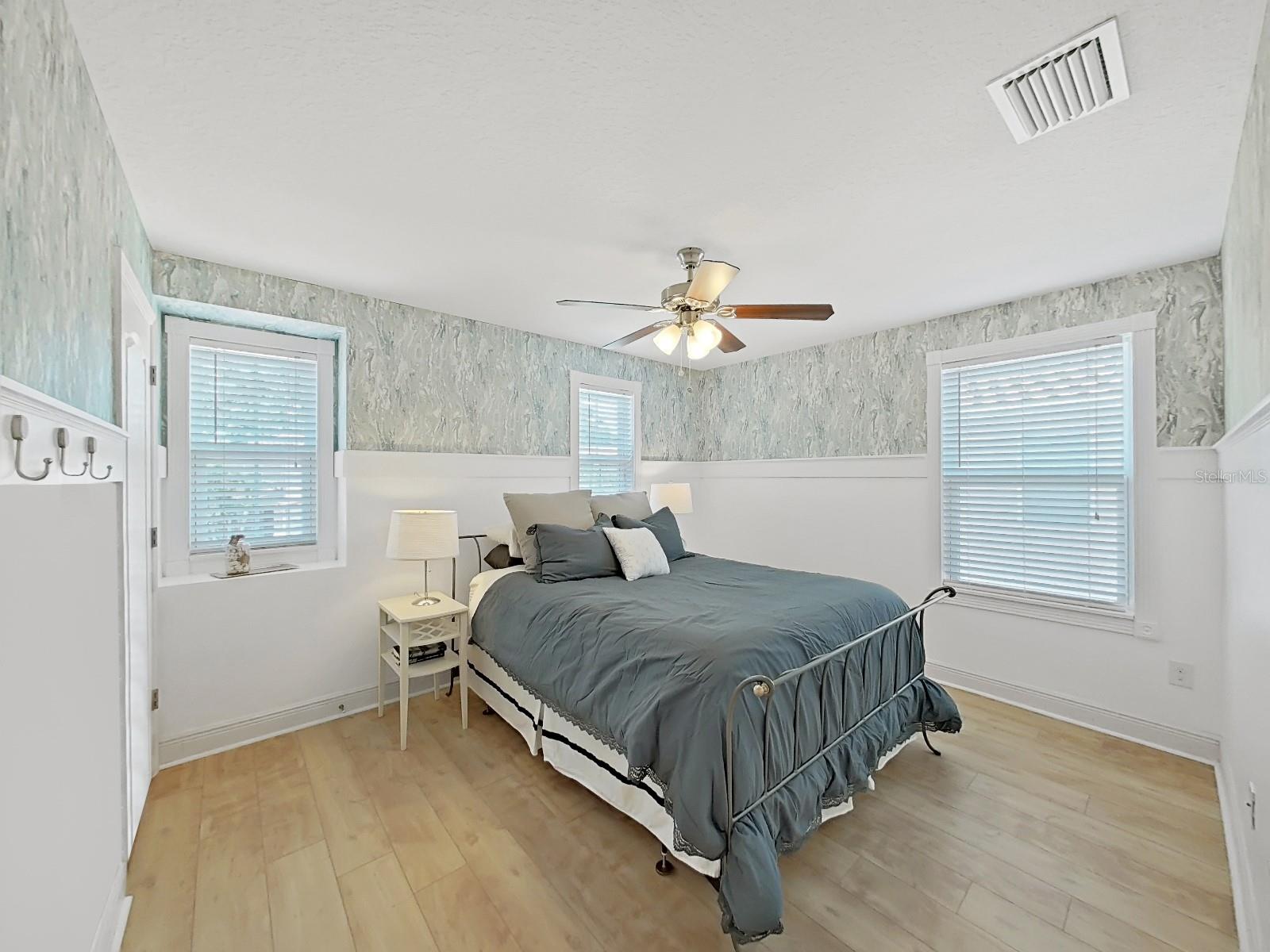 Image 23 of 36 For 10168 Grand Oak Circle