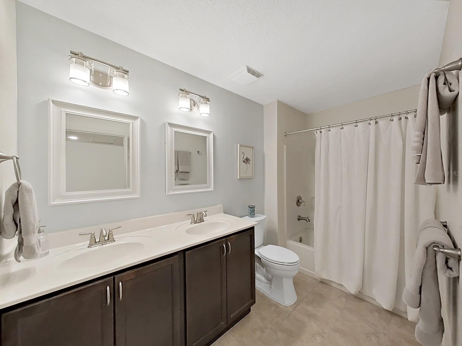 Image 25 of 36 For 10168 Grand Oak Circle