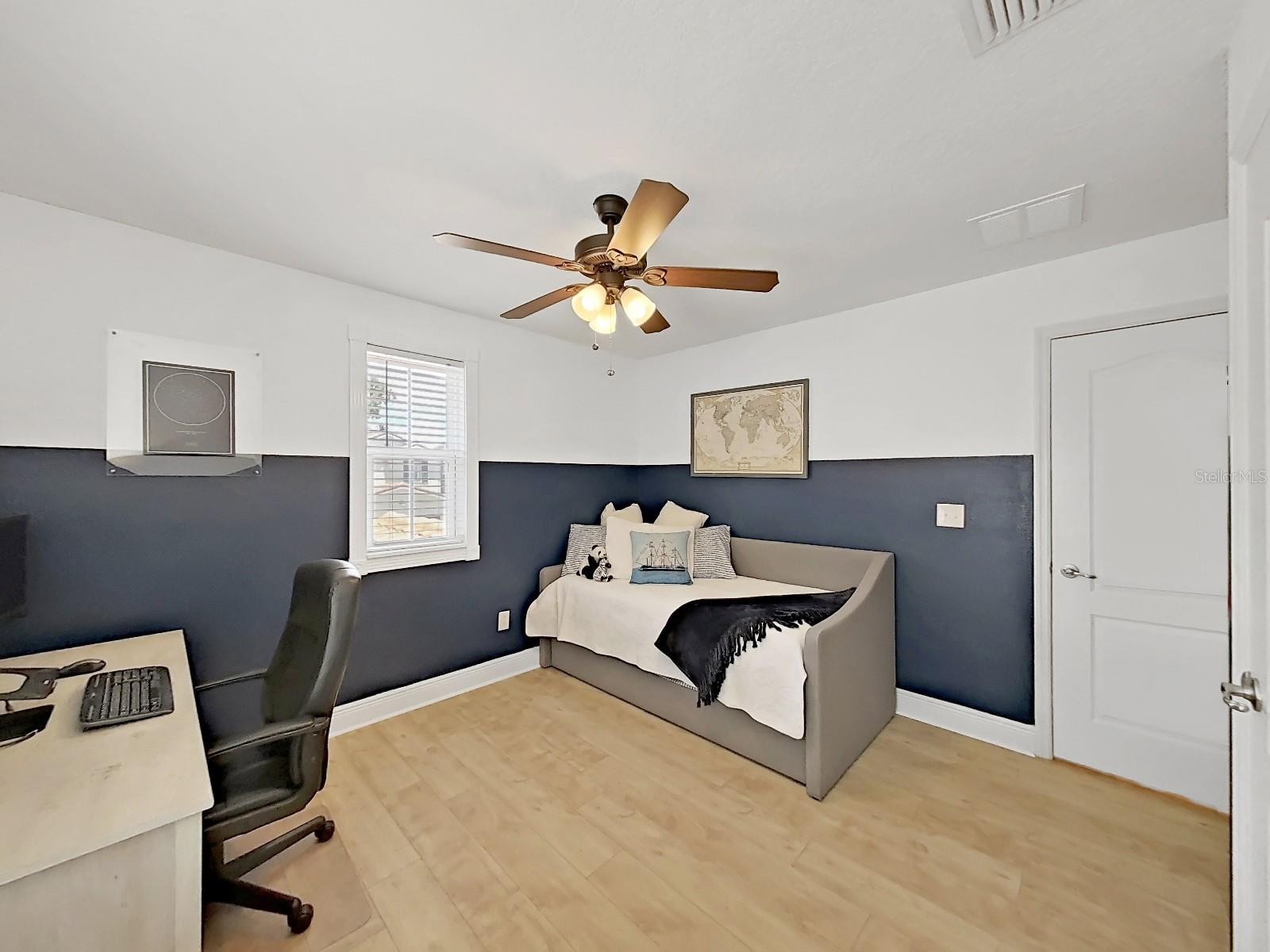 Image 27 of 36 For 10168 Grand Oak Circle