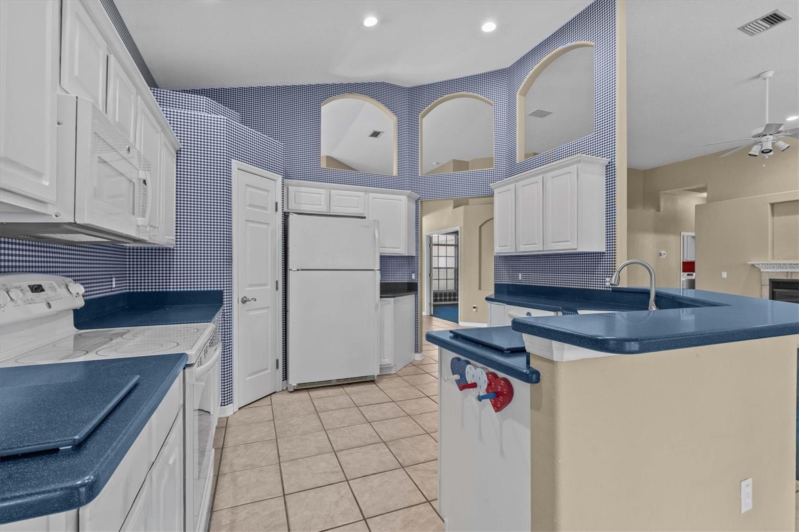 Image 13 of 41 For 1852 Longview Lane