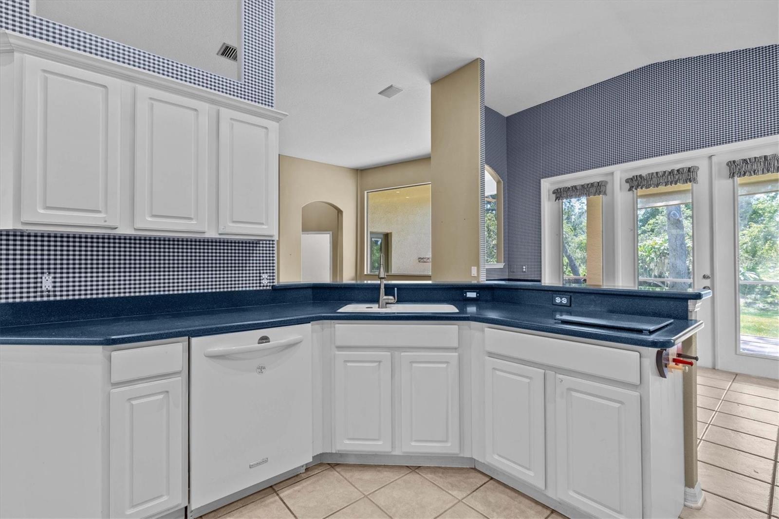 Image 16 of 41 For 1852 Longview Lane