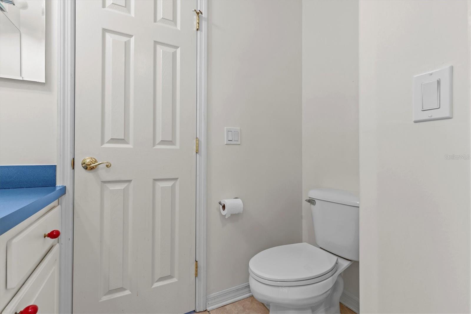 Image 32 of 41 For 1852 Longview Lane