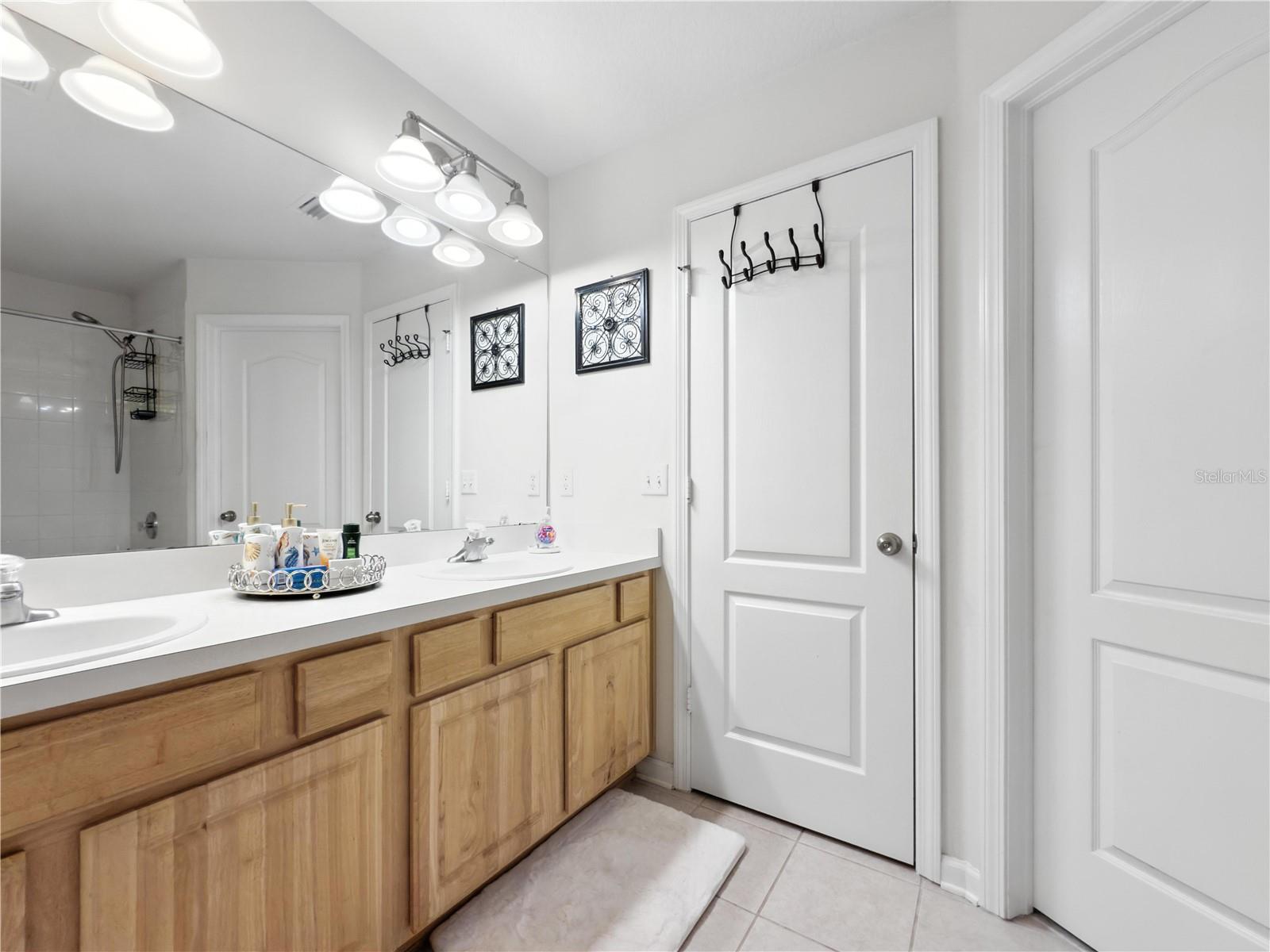 Image 17 of 21 For 2617 Redford Way