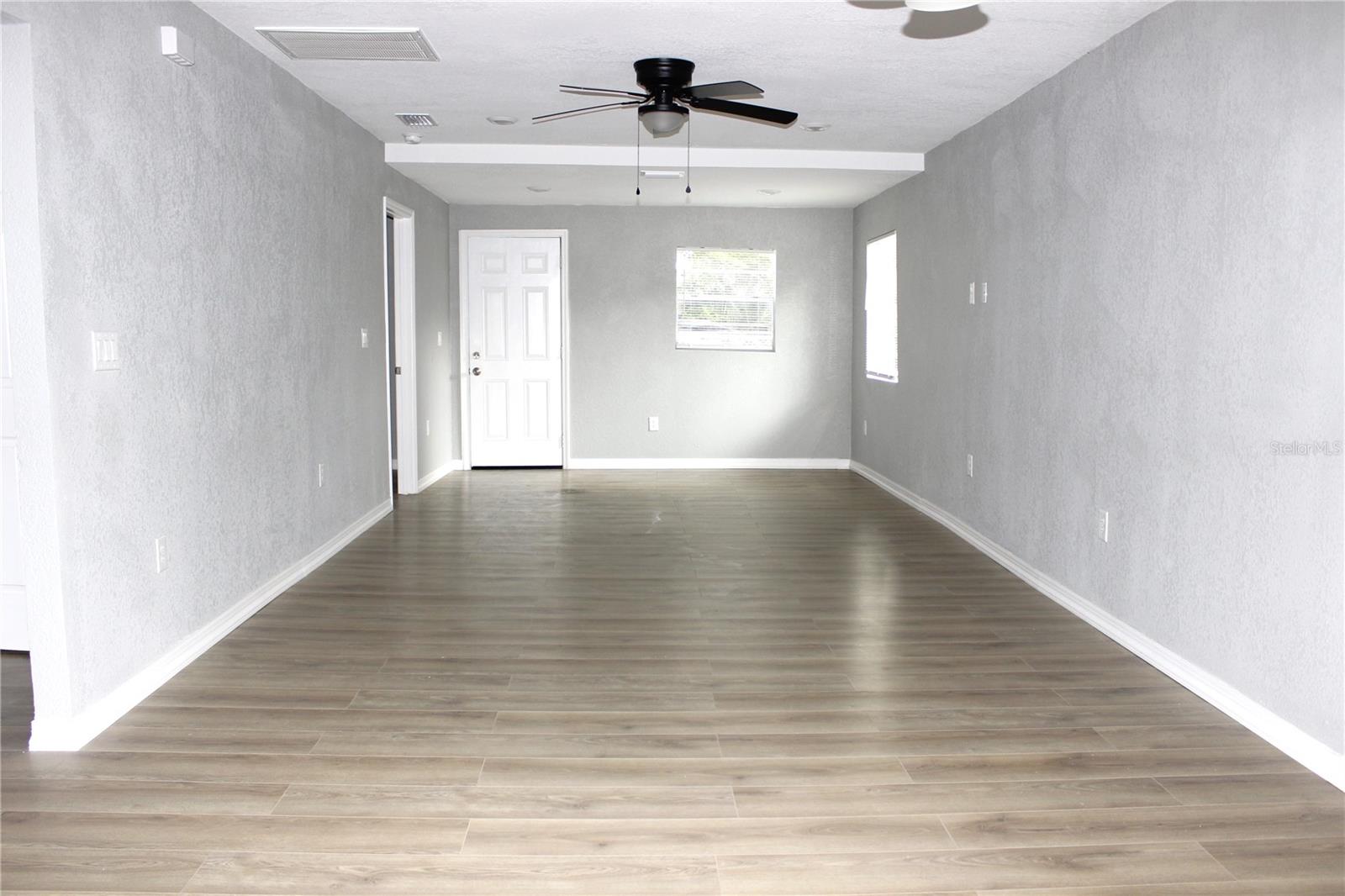 Image 4 of 24 For 5526 Lily Road