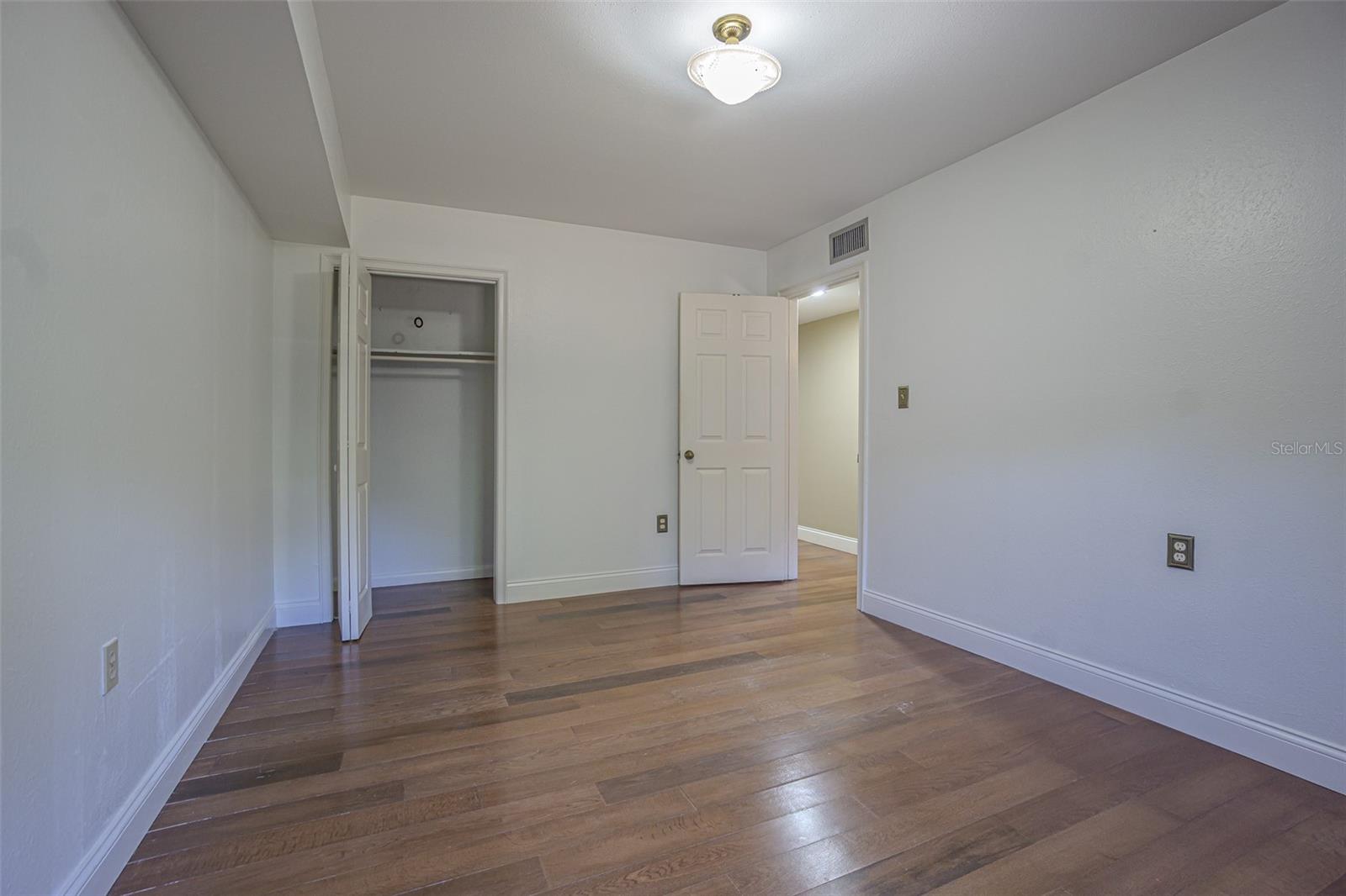 Image 42 of 60 For 2903 Oak Crest Drive