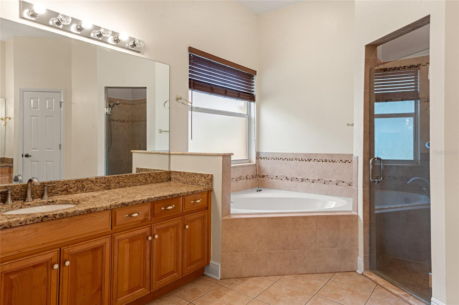 Listing photo id 22 for 1406 Deerbourne Drive