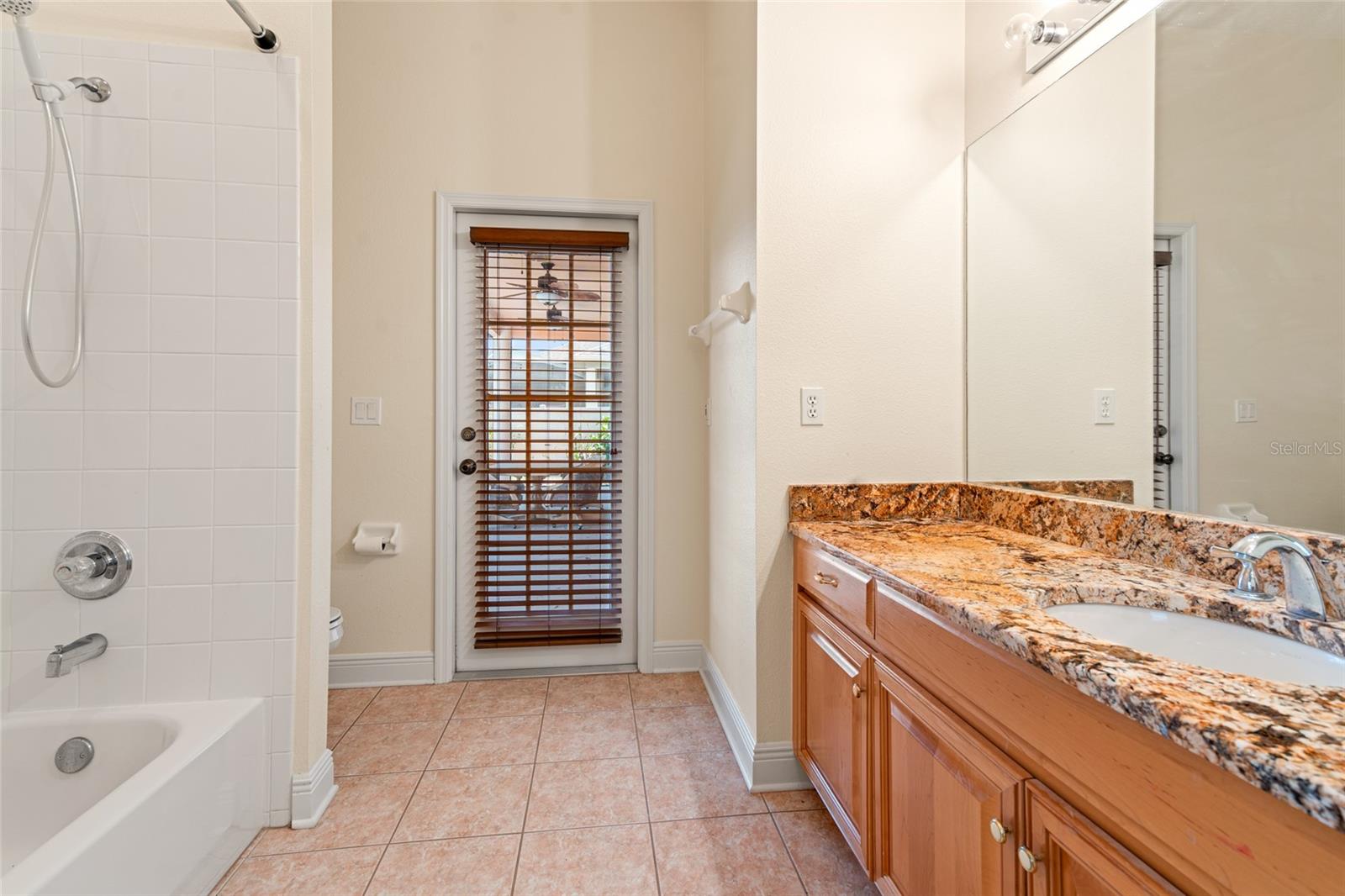 Listing photo id 29 for 1406 Deerbourne Drive