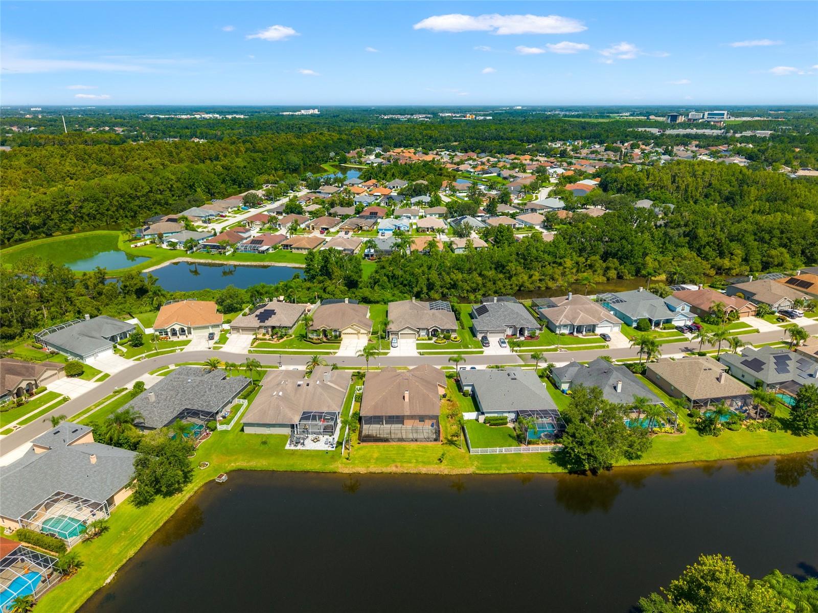 Listing photo id 41 for 1406 Deerbourne Drive