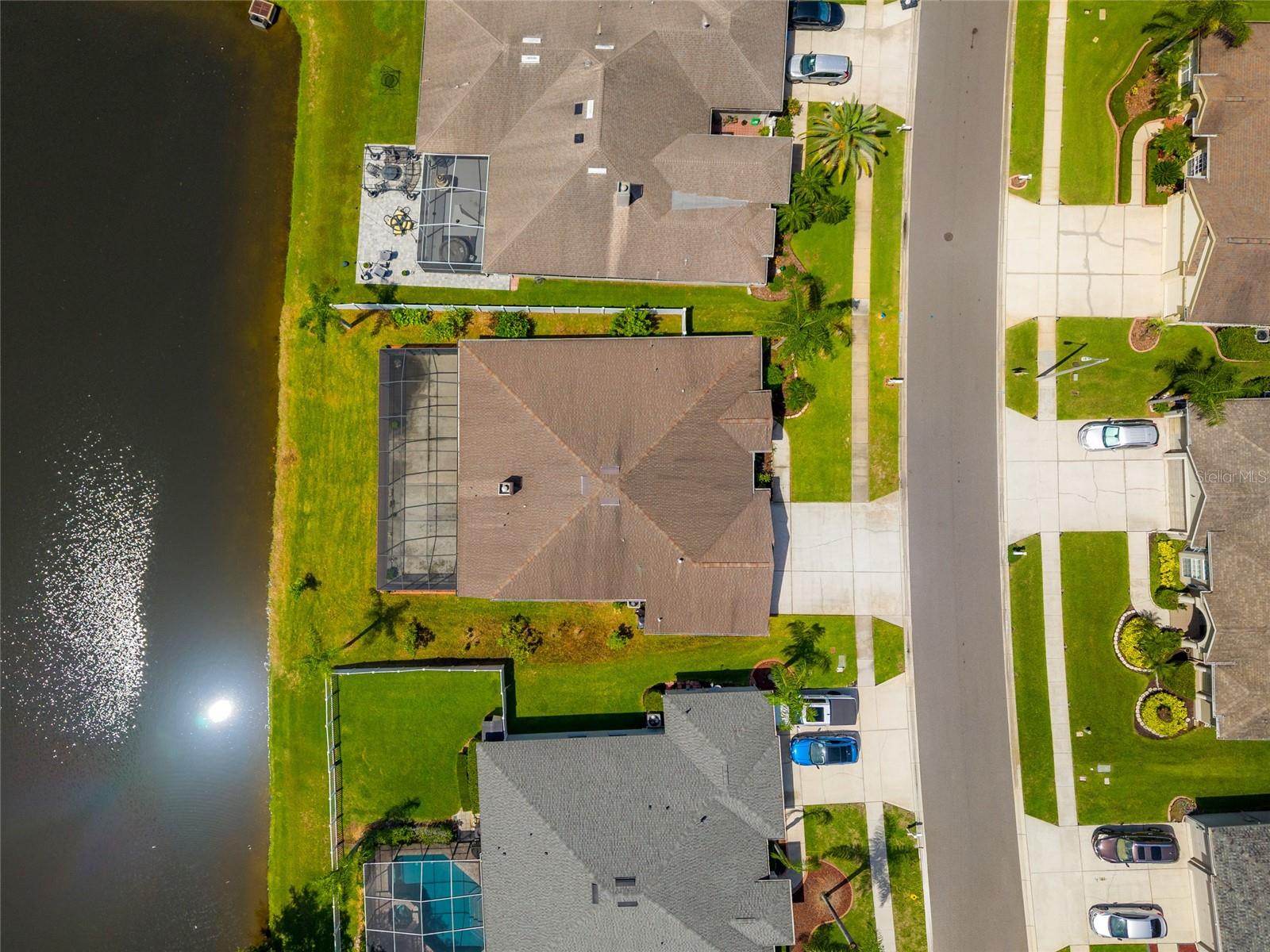Listing photo id 42 for 1406 Deerbourne Drive
