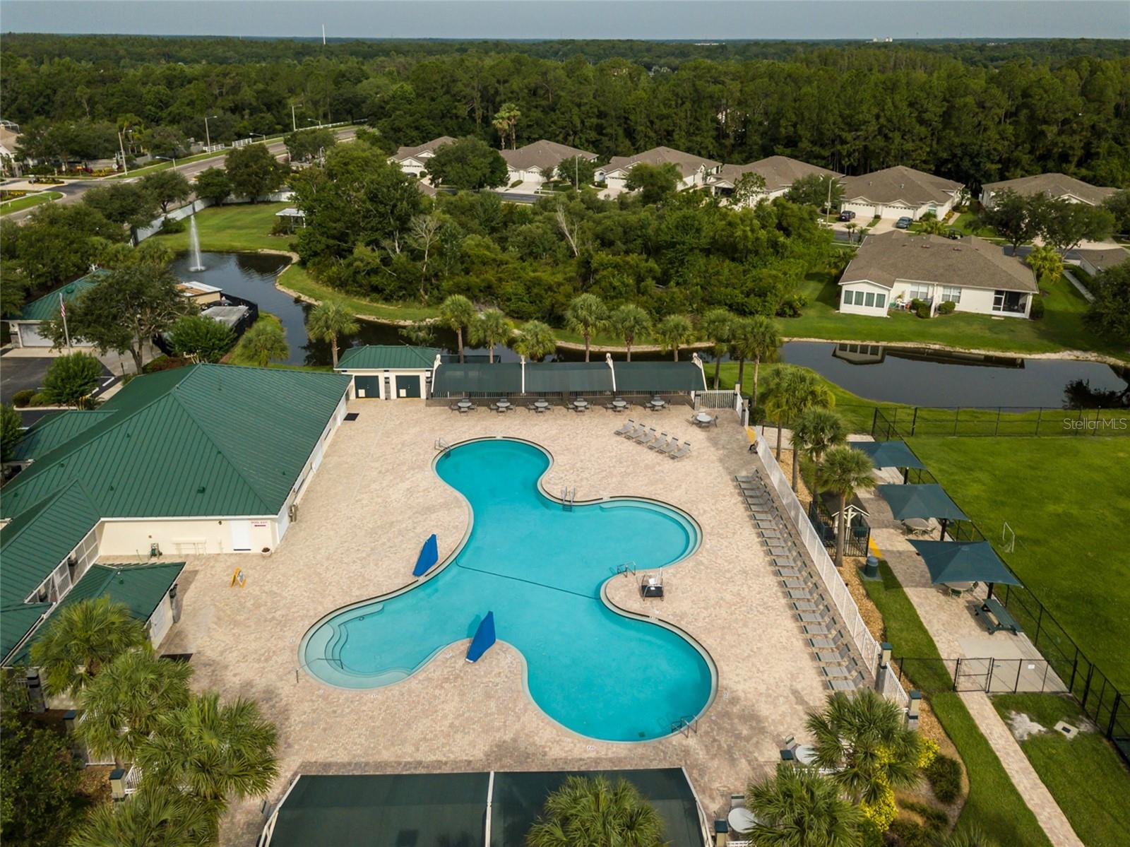 Listing photo id 50 for 1406 Deerbourne Drive