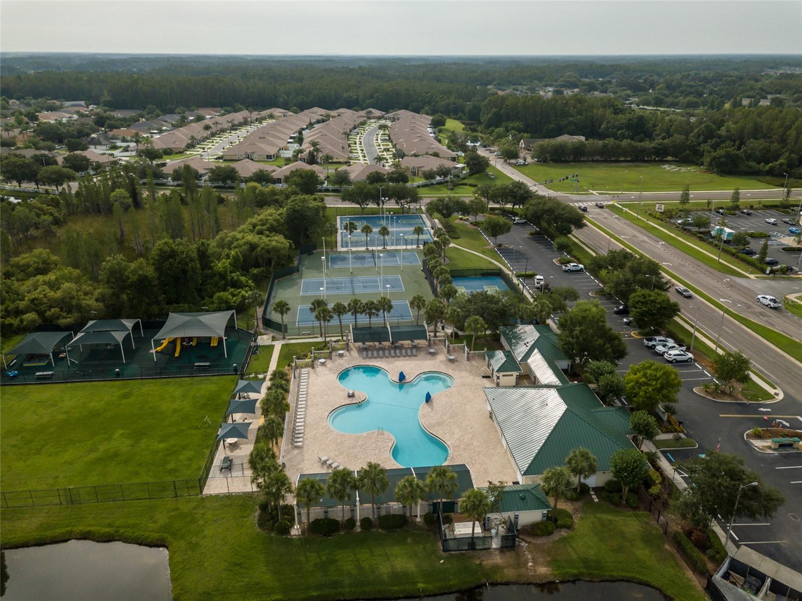 Listing photo id 53 for 1406 Deerbourne Drive