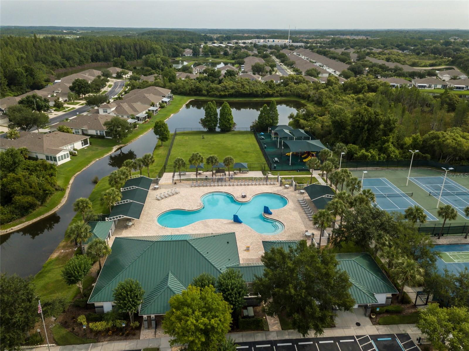 Listing photo id 54 for 1406 Deerbourne Drive
