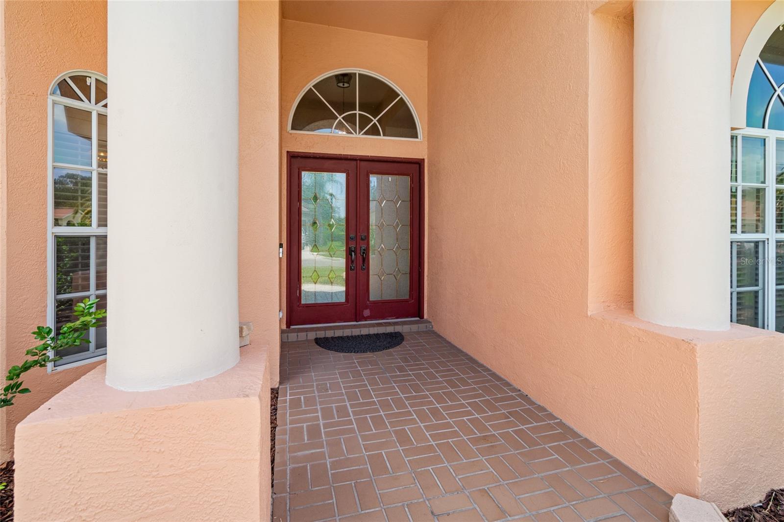 Listing photo id 4 for 1406 Deerbourne Drive