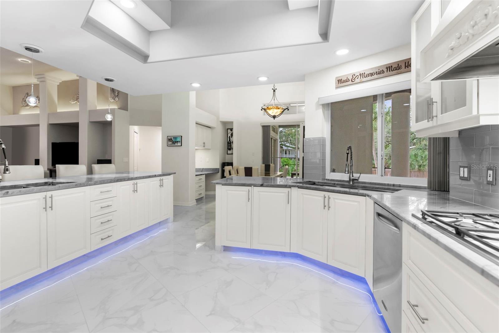 Listing photo id 18 for 1705 Meyers Cove Drive