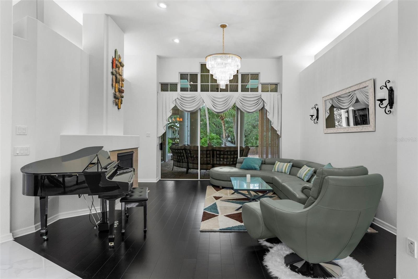 Listing photo id 3 for 1705 Meyers Cove Drive