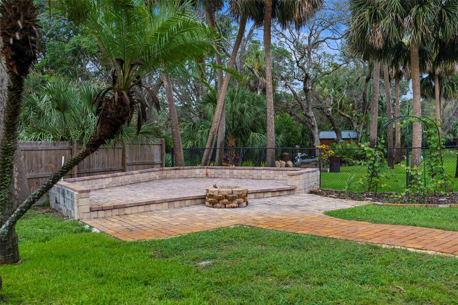 Listing photo id 65 for 1705 Meyers Cove Drive