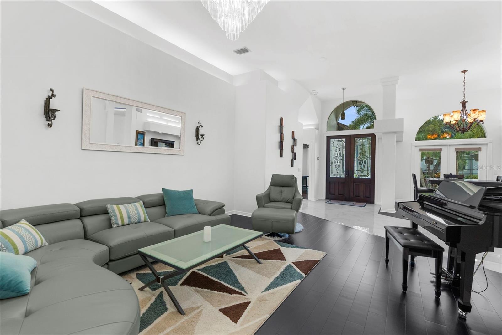 Listing photo id 5 for 1705 Meyers Cove Drive