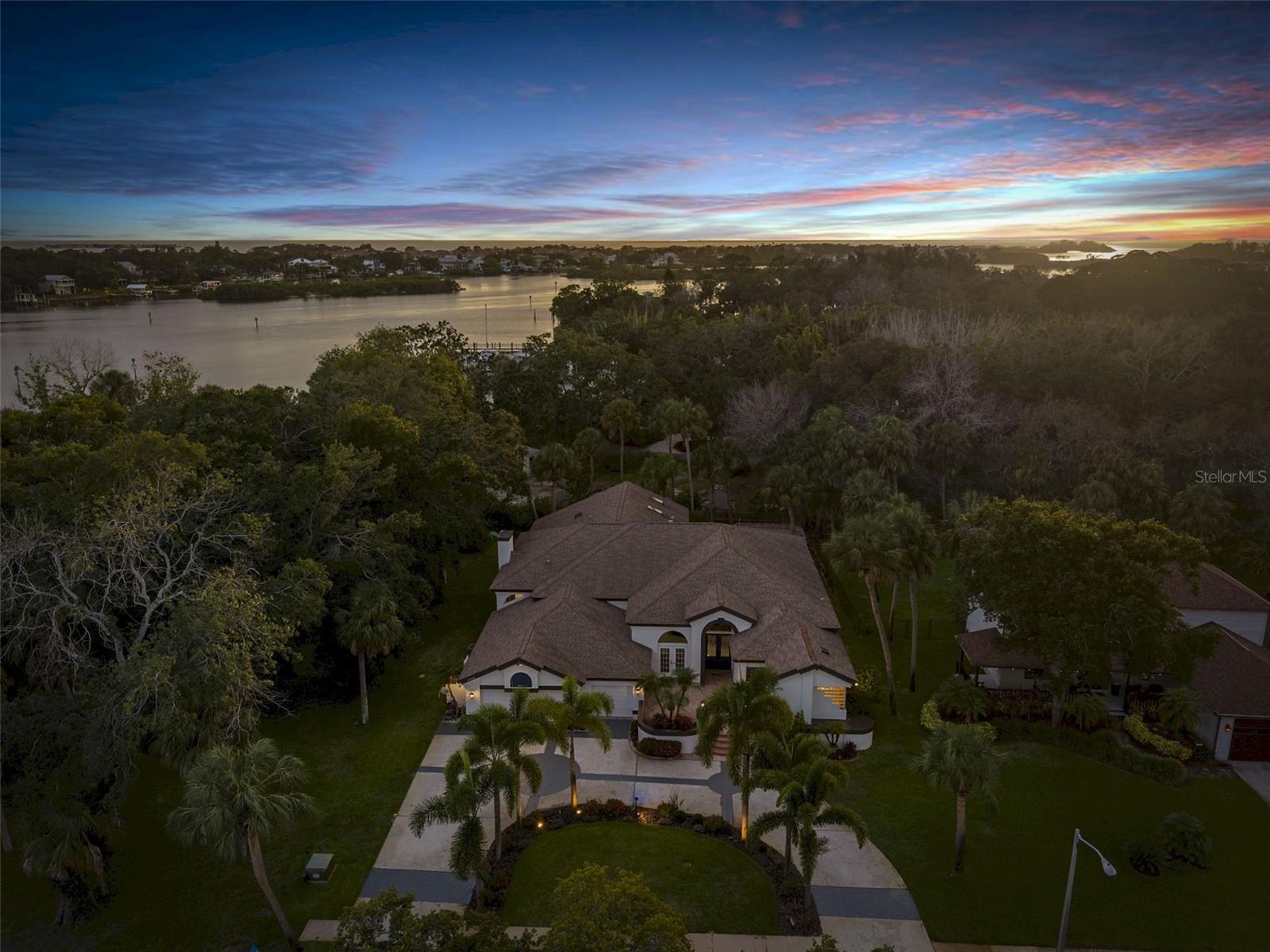 Listing photo id 78 for 1705 Meyers Cove Drive