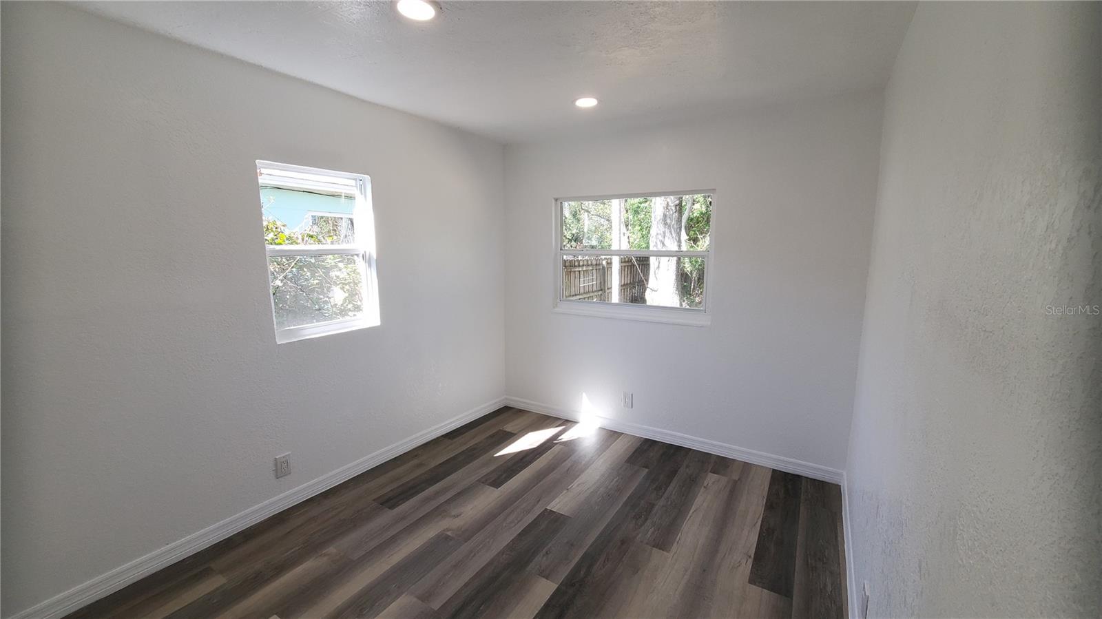 Image 3 of 7 For 1725 Freeman Street S