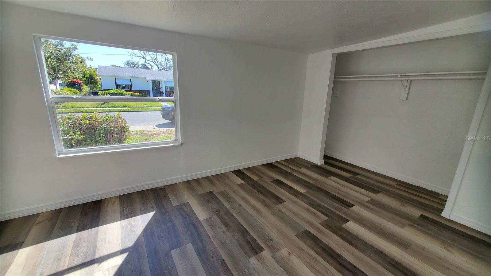 Image 4 of 7 For 1725 Freeman Street S