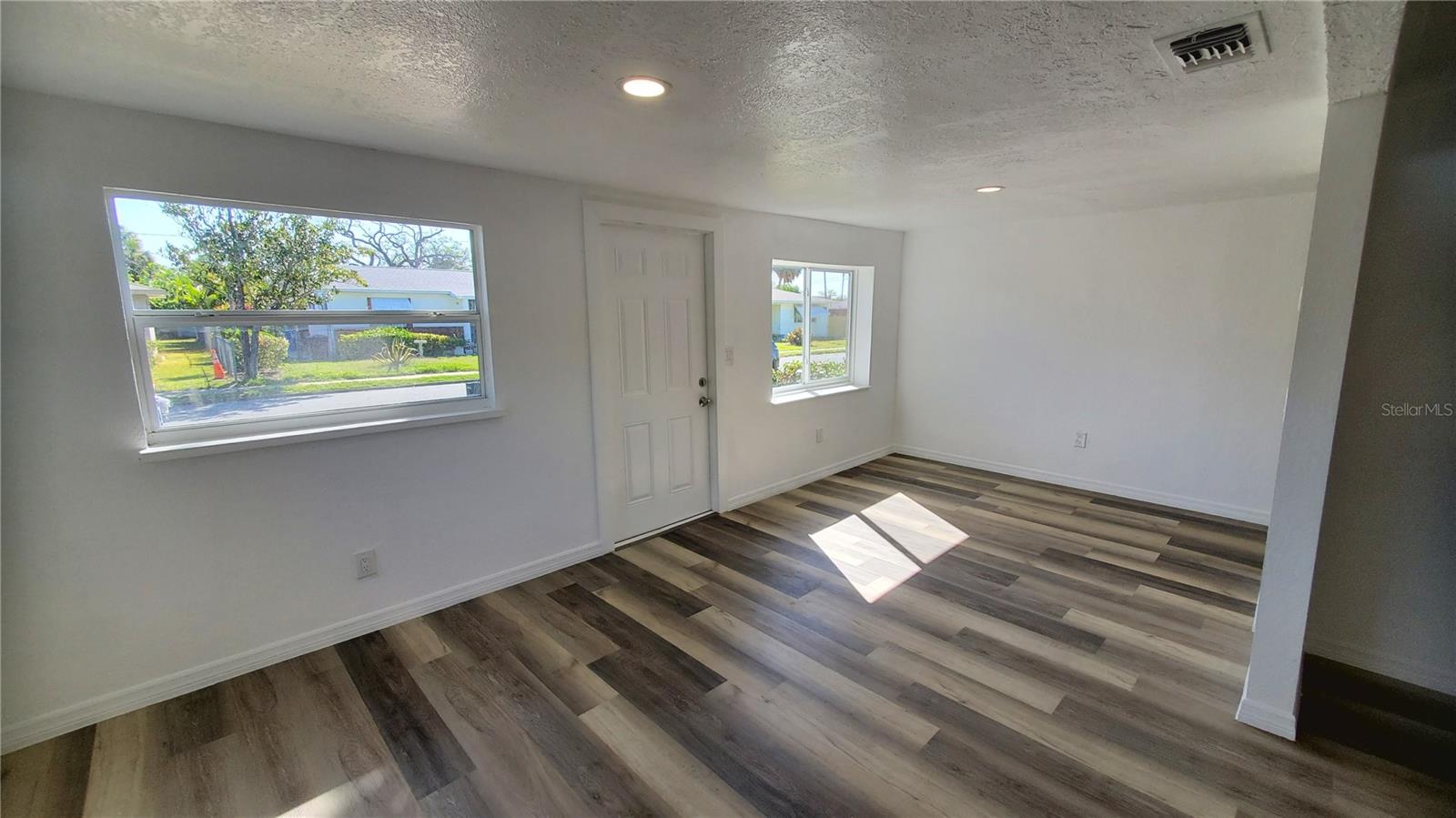 Image 6 of 7 For 1725 Freeman Street S