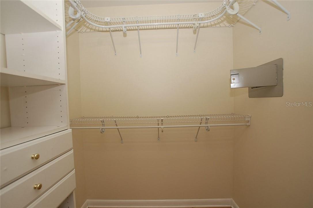 Image 11 of 18 For 4627 El Prado Boulevard