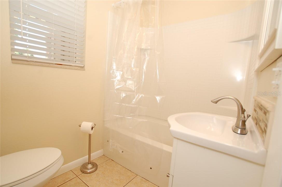 Image 16 of 18 For 4627 El Prado Boulevard