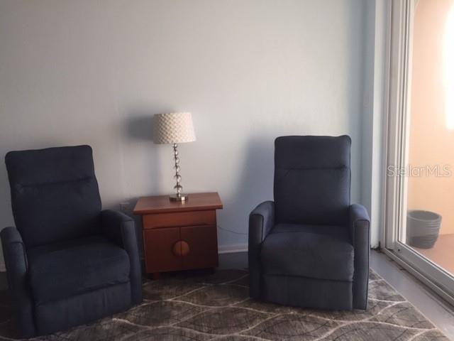 Image 6 of 21 For 9 Haig Place 806