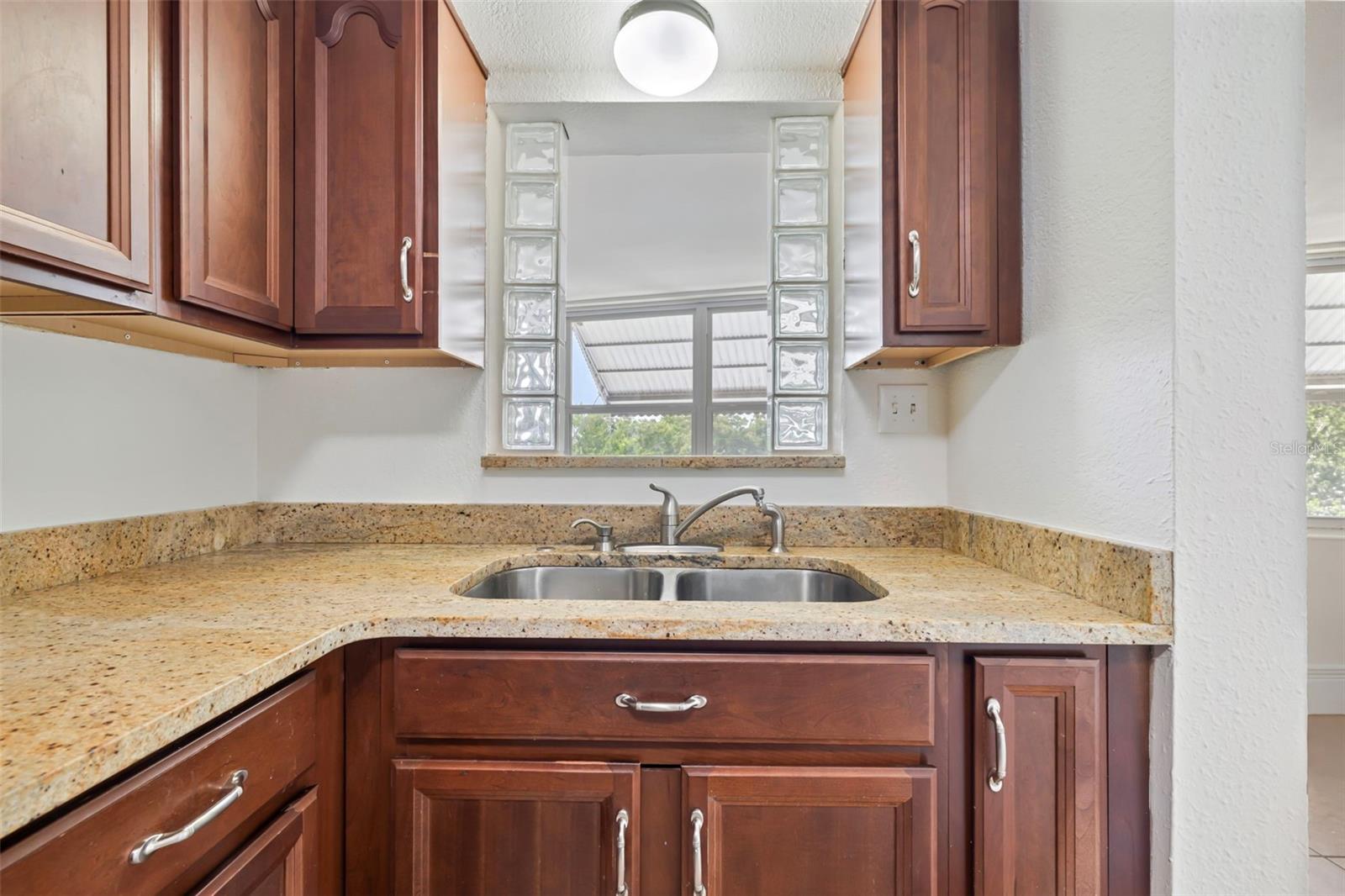 Image 10 of 30 For 445 32nd Avenue N W301