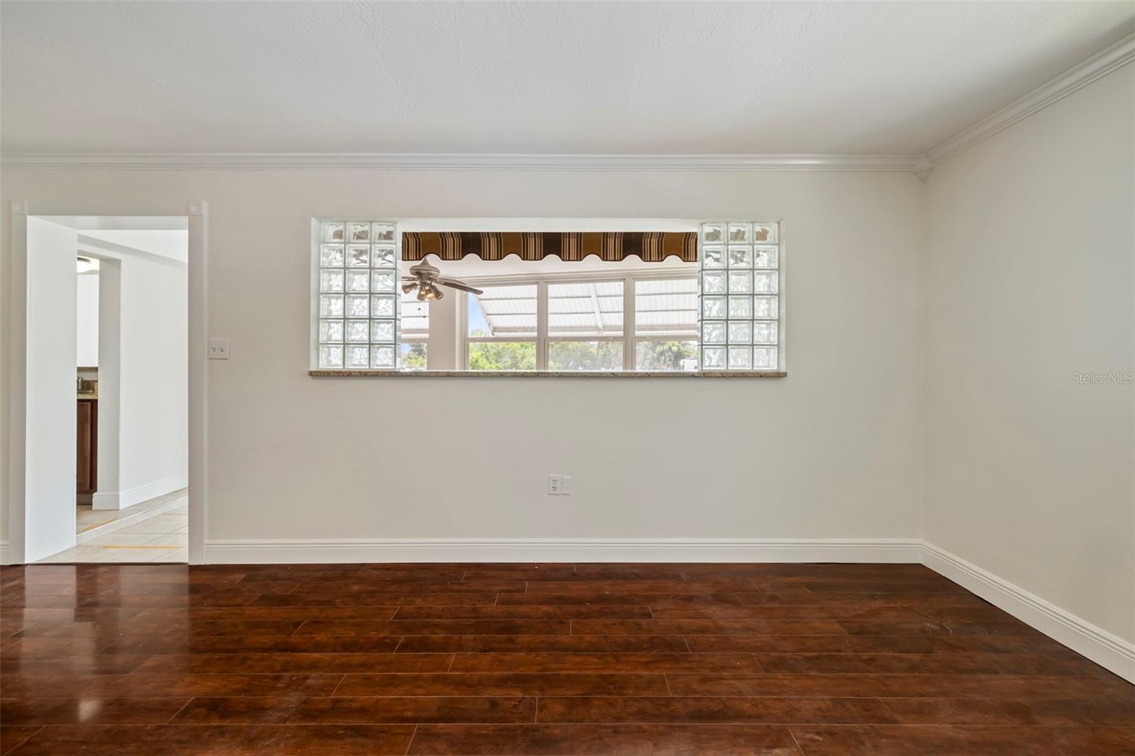 Image 14 of 30 For 445 32nd Avenue N W301