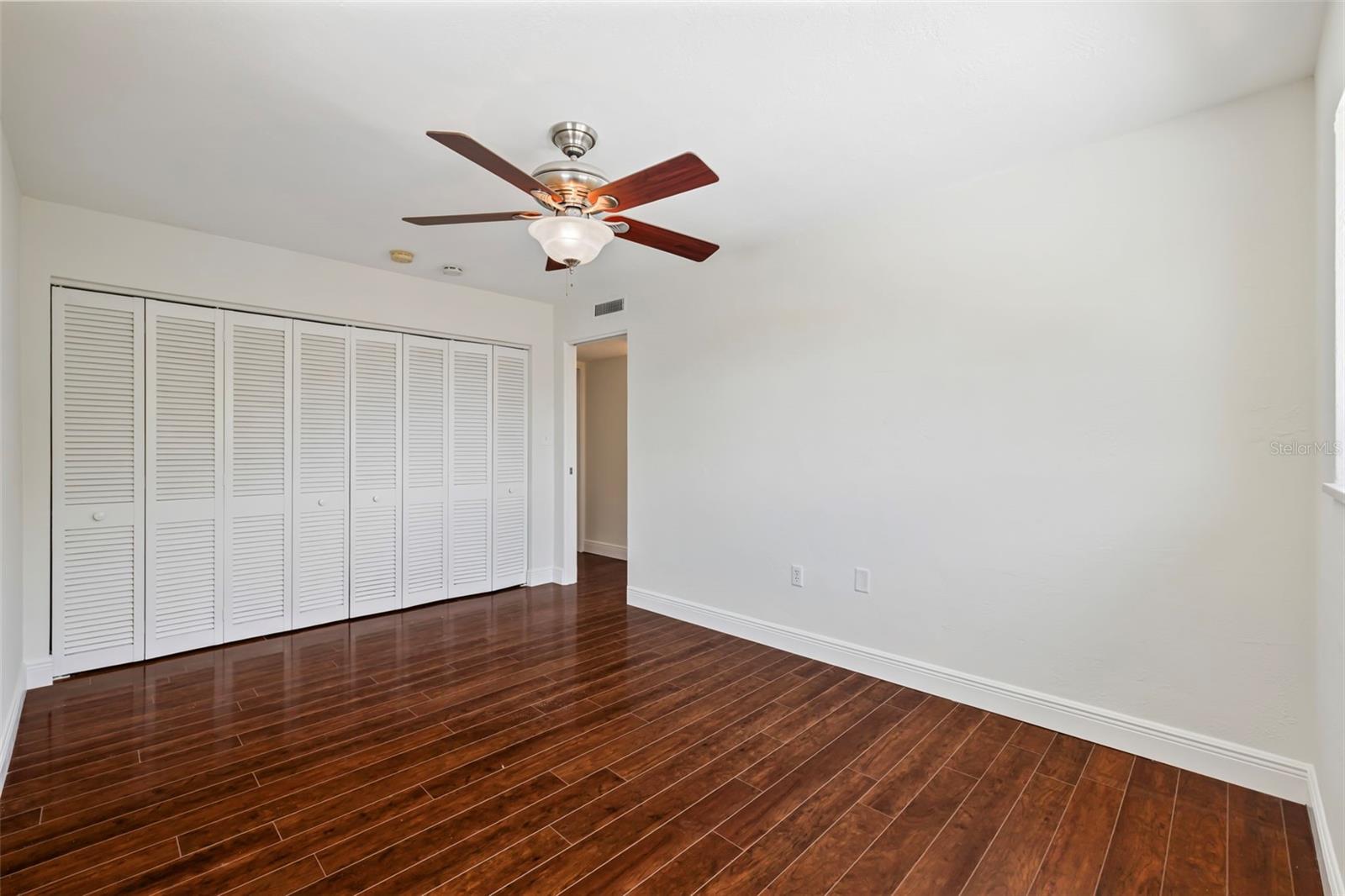 Image 18 of 30 For 445 32nd Avenue N W301