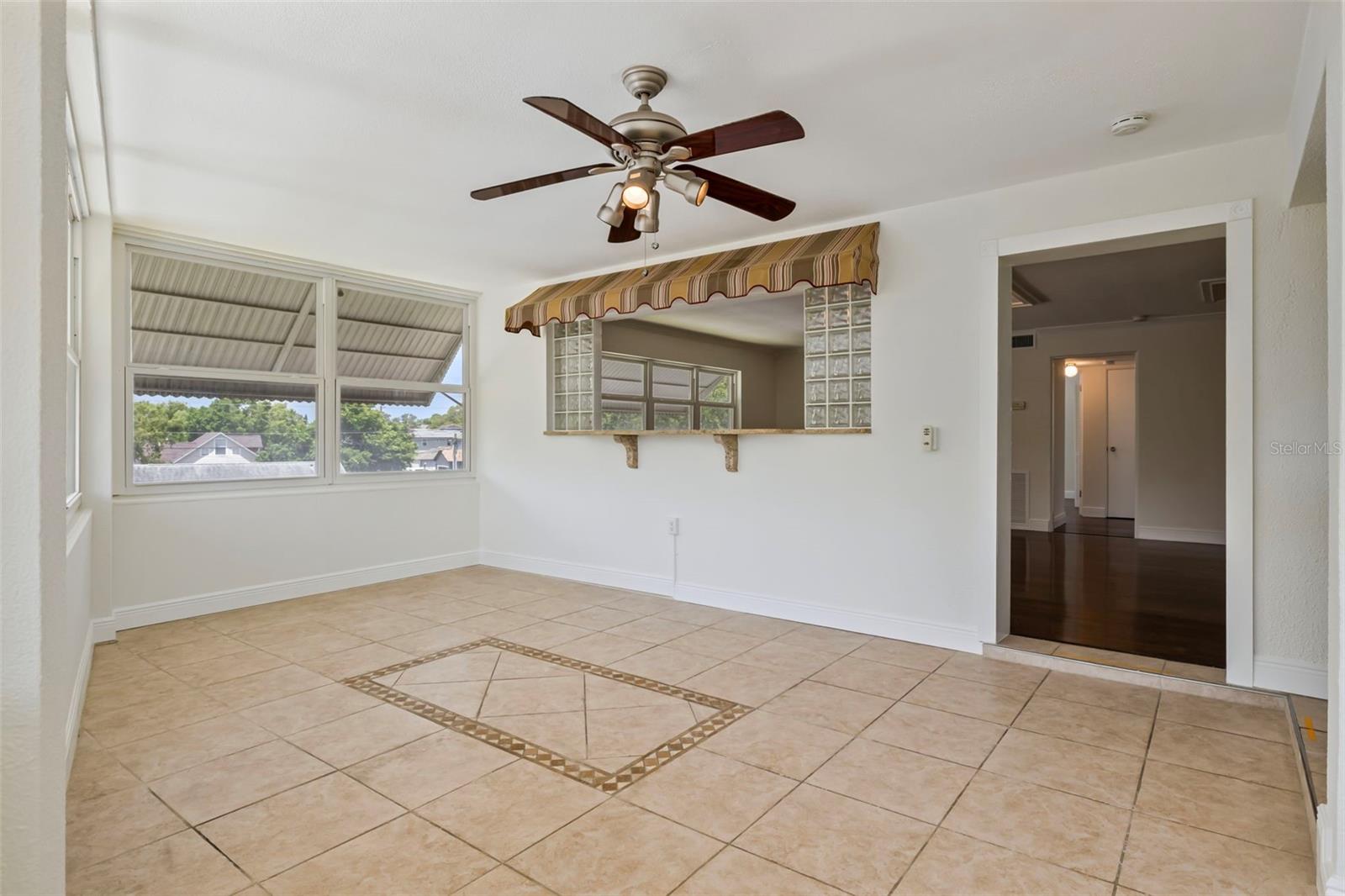 Image 4 of 30 For 445 32nd Avenue N W301