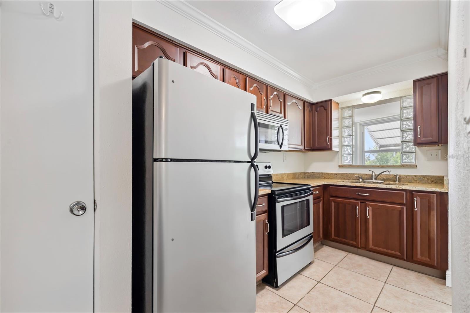 Image 7 of 30 For 445 32nd Avenue N W301
