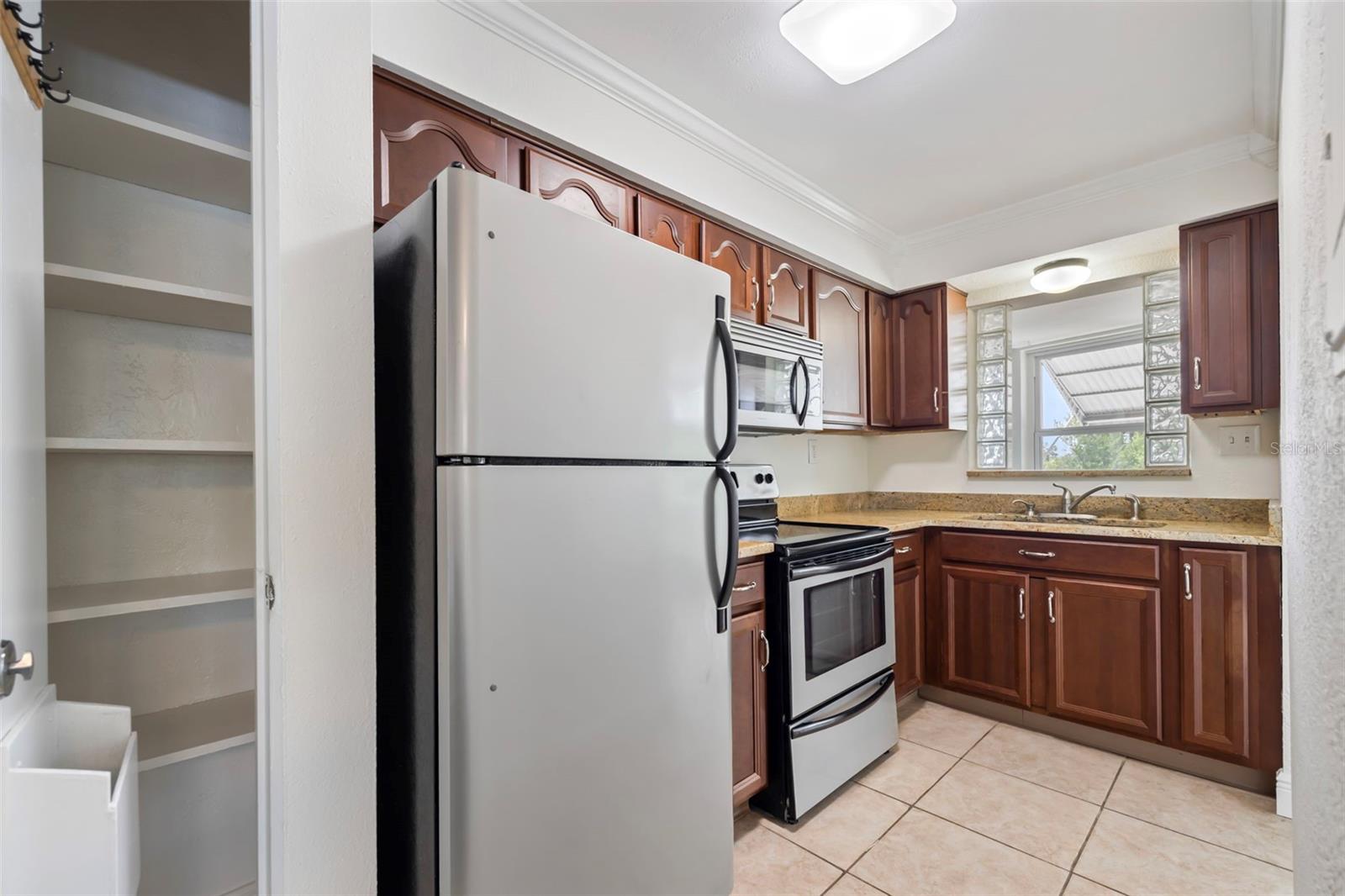 Image 8 of 30 For 445 32nd Avenue N W301