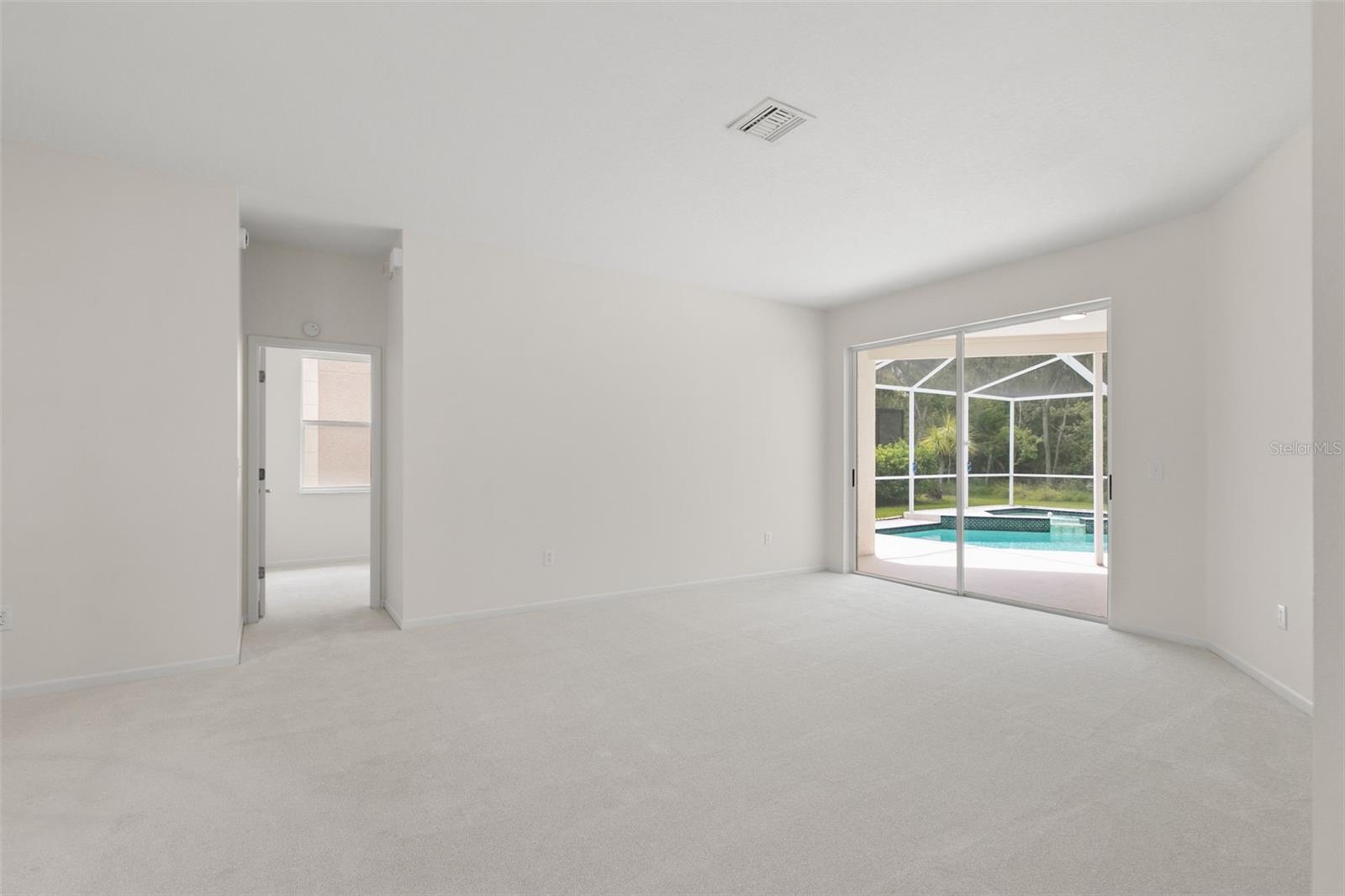 Listing photo id 8 for 15711 Muirfield Drive