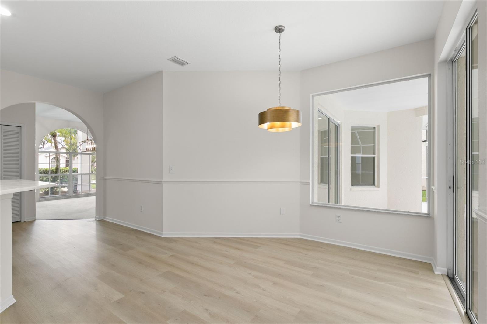 Listing photo id 9 for 15711 Muirfield Drive