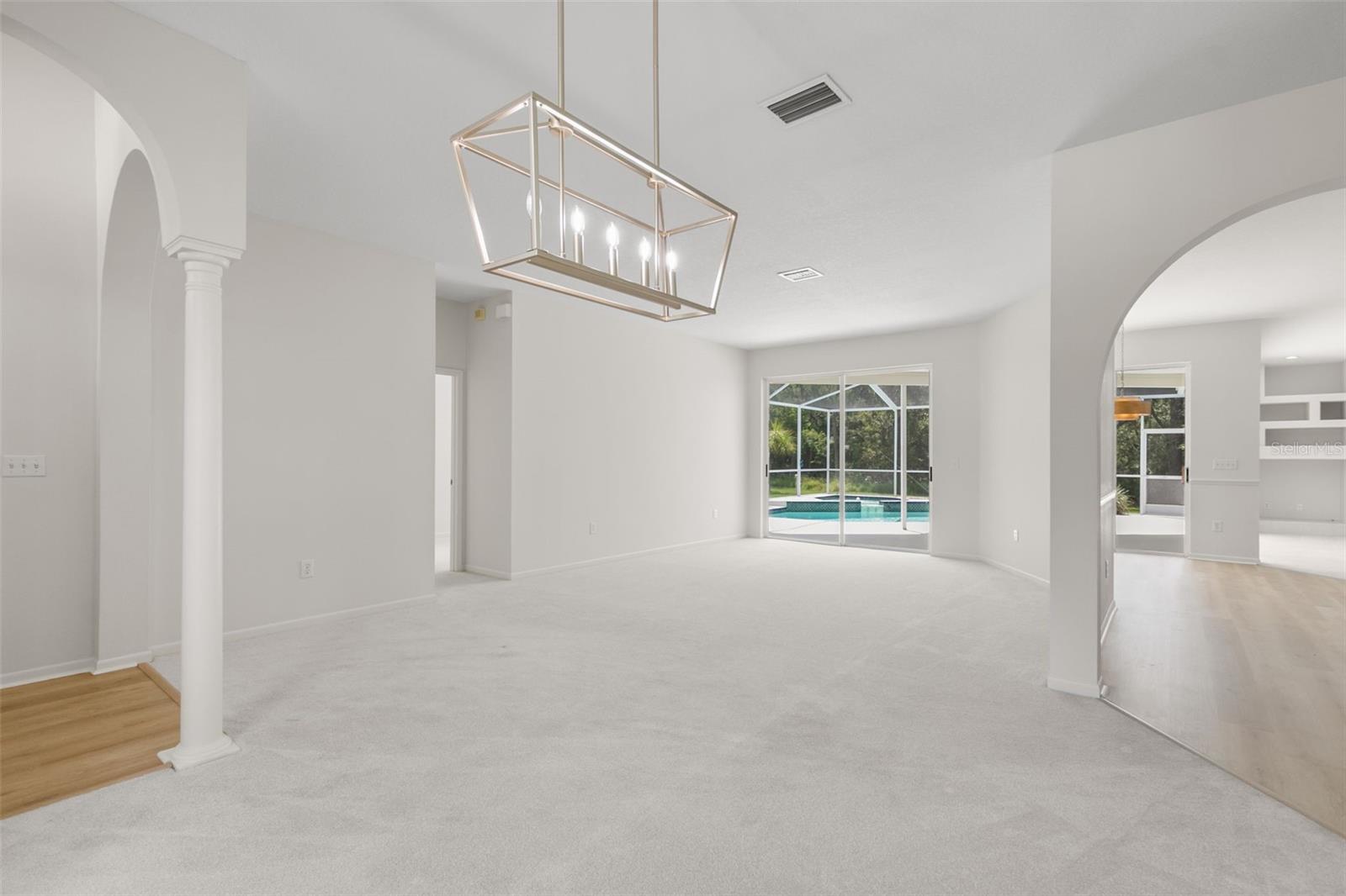 Listing photo id 16 for 15711 Muirfield Drive