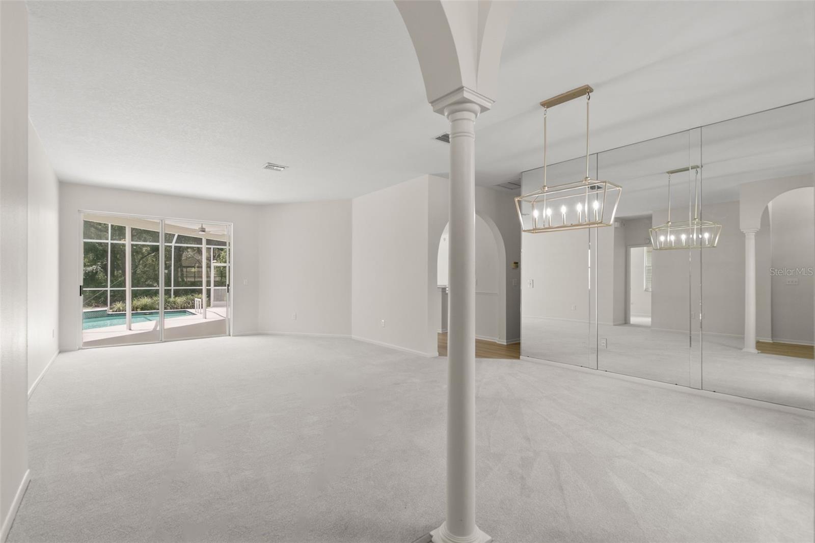 Listing photo id 17 for 15711 Muirfield Drive