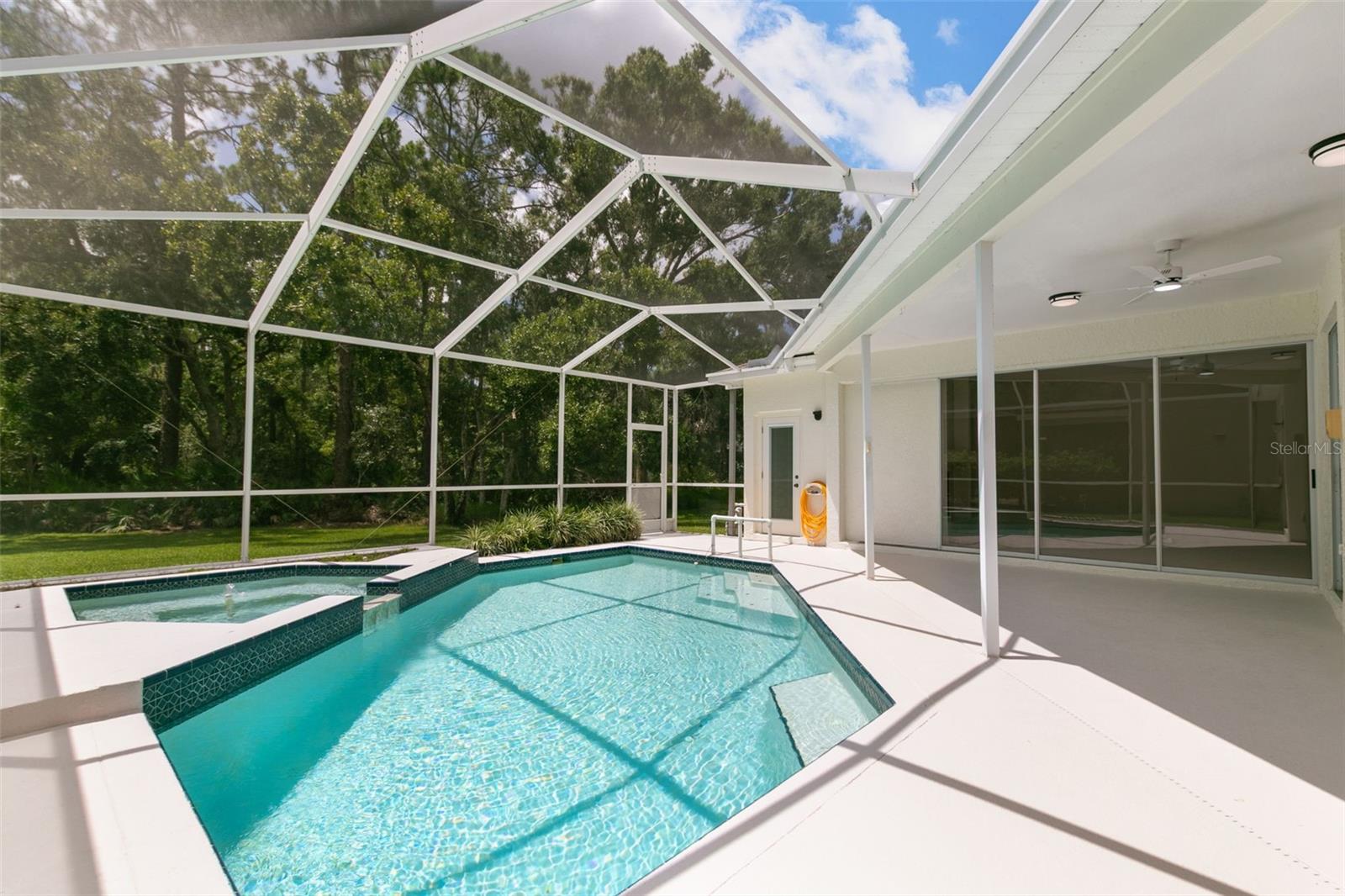 Listing photo id 21 for 15711 Muirfield Drive