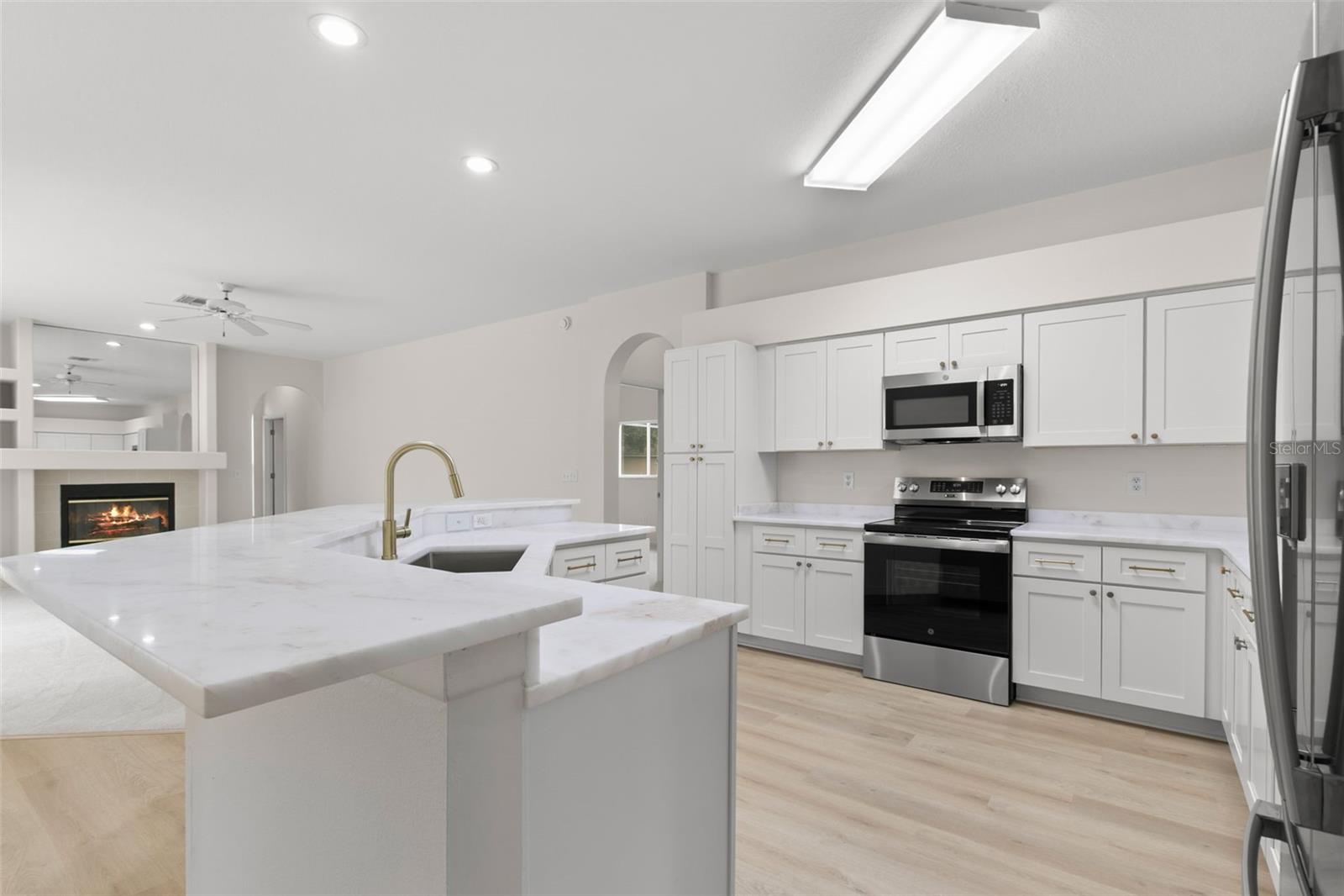 Listing photo id 1 for 15711 Muirfield Drive