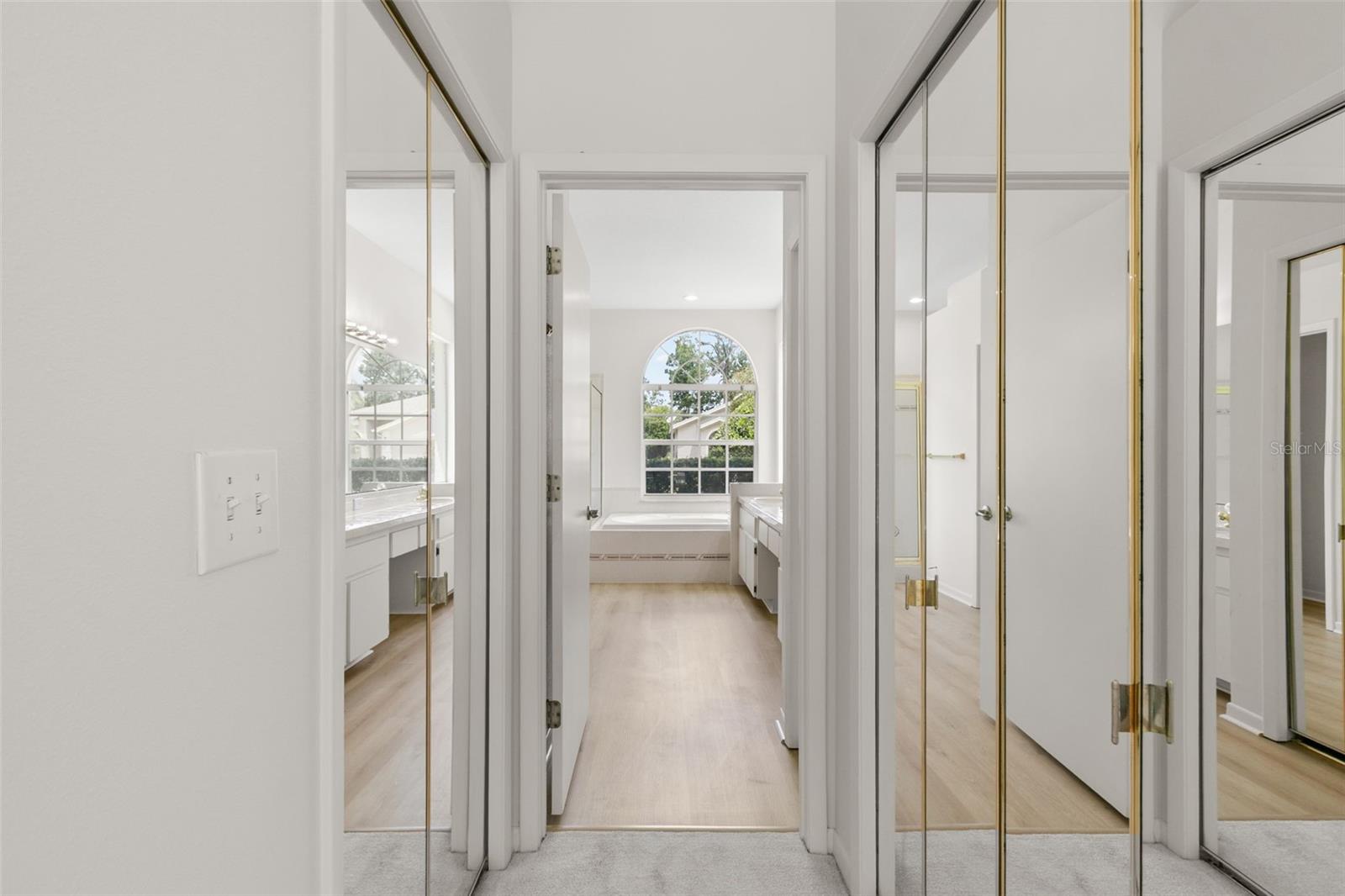 Listing photo id 30 for 15711 Muirfield Drive
