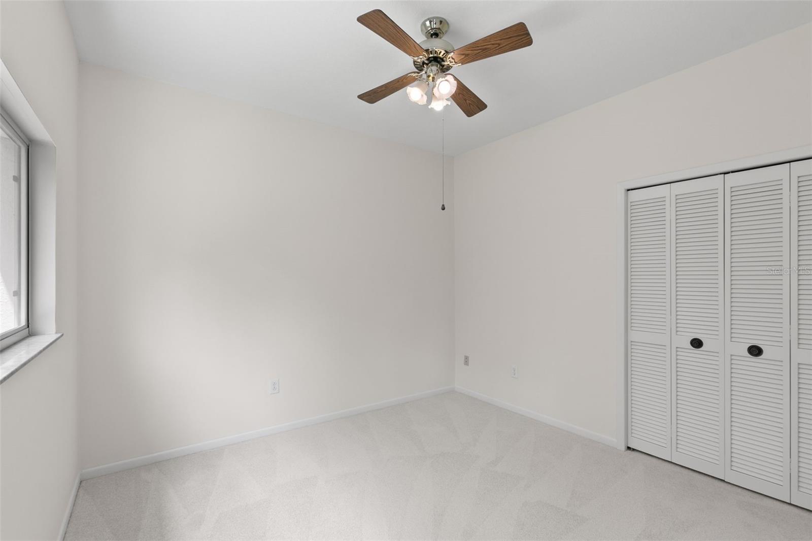 Listing photo id 35 for 15711 Muirfield Drive