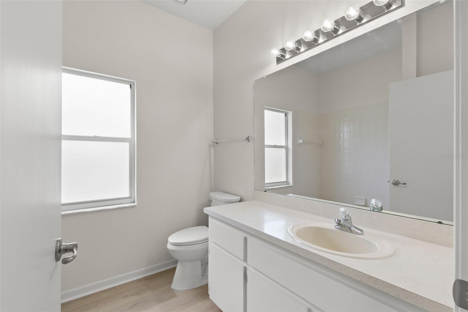 Listing photo id 36 for 15711 Muirfield Drive
