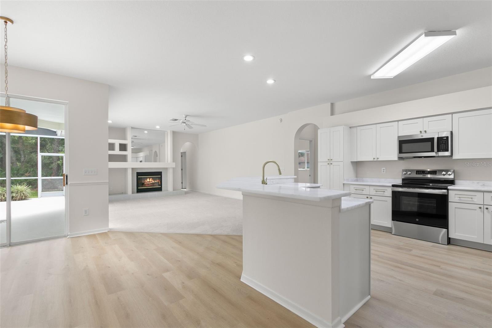 Listing photo id 2 for 15711 Muirfield Drive