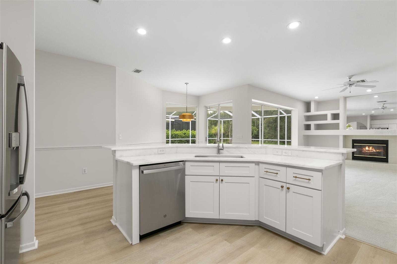Listing photo id 3 for 15711 Muirfield Drive
