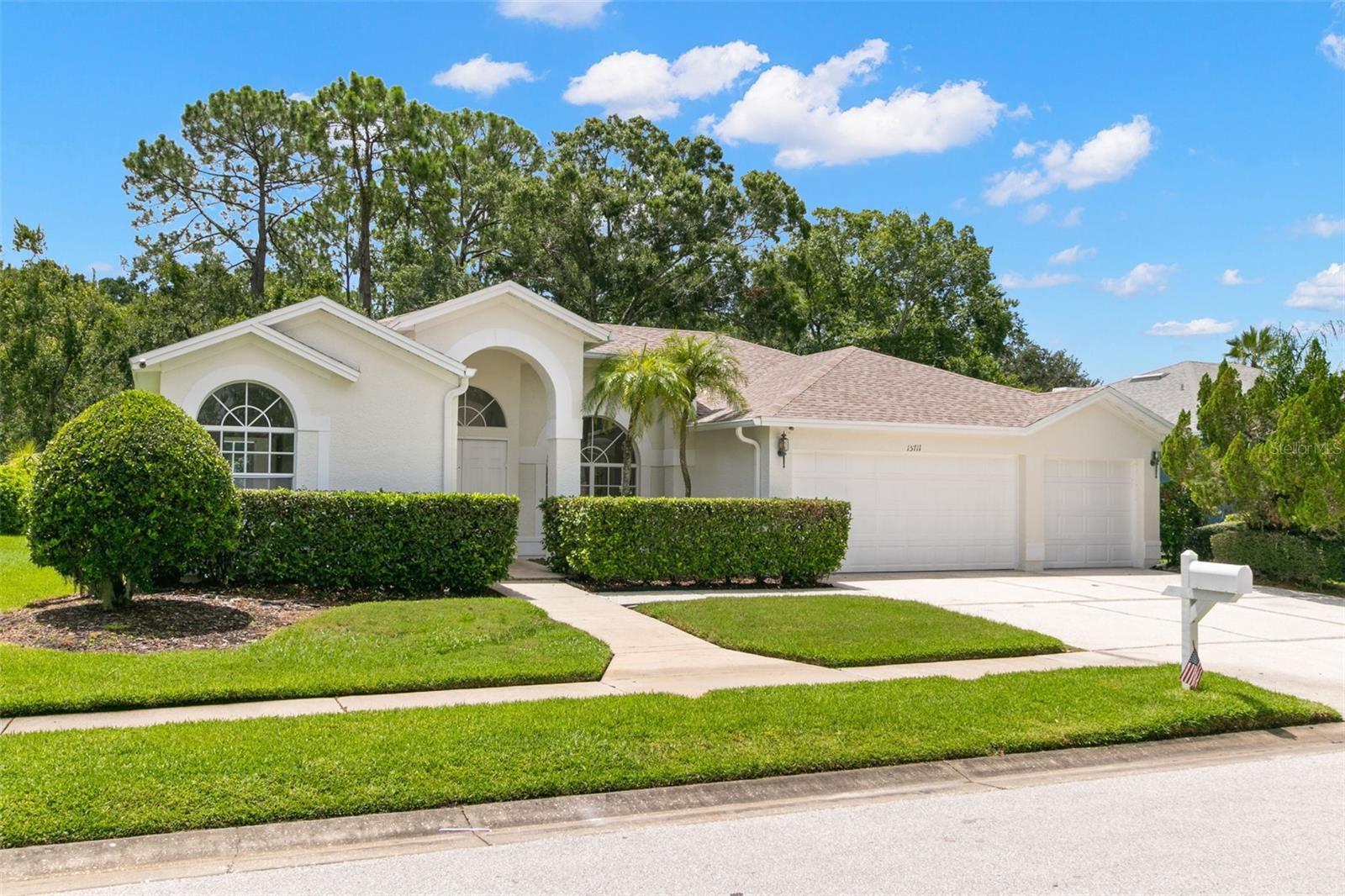 Listing photo id 49 for 15711 Muirfield Drive