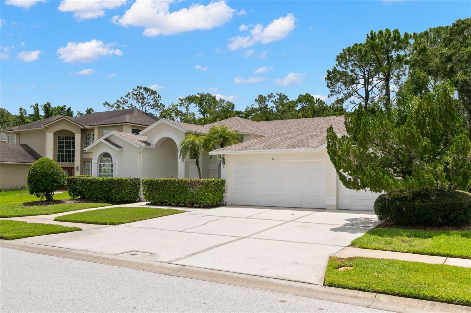 Listing photo id 50 for 15711 Muirfield Drive